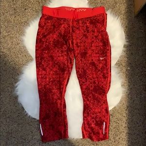 Red Nike Legging Capri